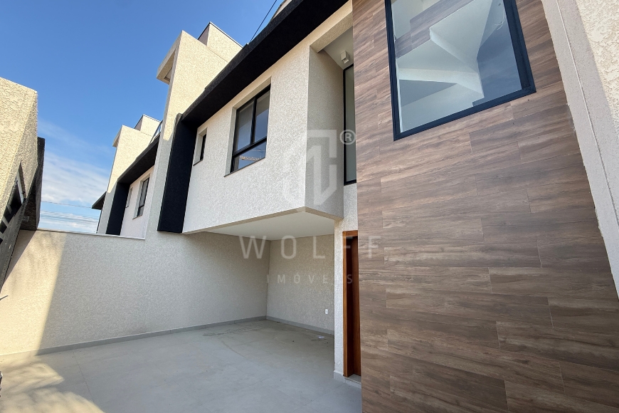 JD1776 - Sobrado Triplex com Espaço Gourmet e Hidromassagem
