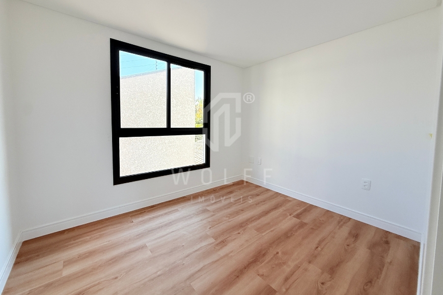 JD1776 - Sobrado Triplex com Espaço Gourmet e Hidromassagem