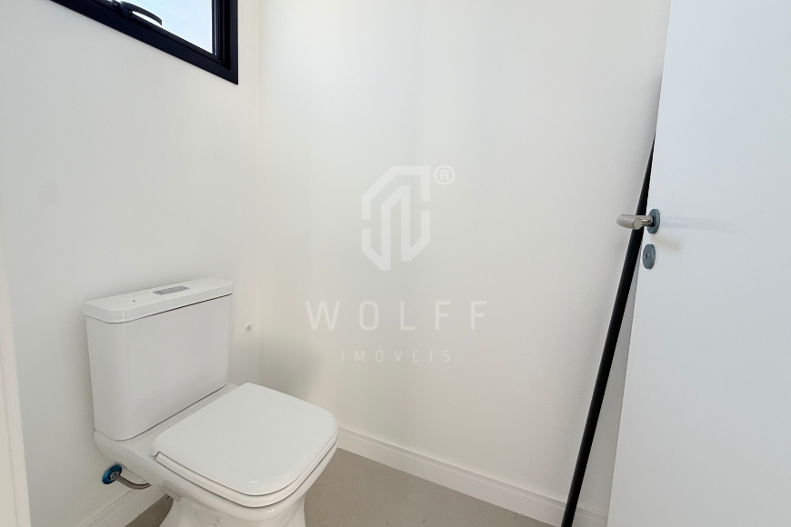 JD1776 - Sobrado Triplex com Espaço Gourmet e Hidromassagem