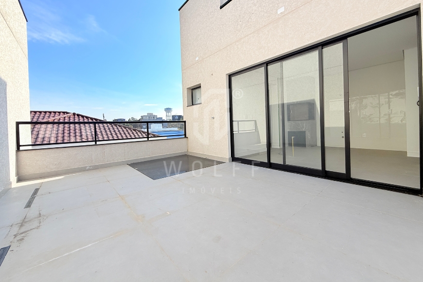 JD1776 - Sobrado Triplex com Espaço Gourmet e Hidromassagem
