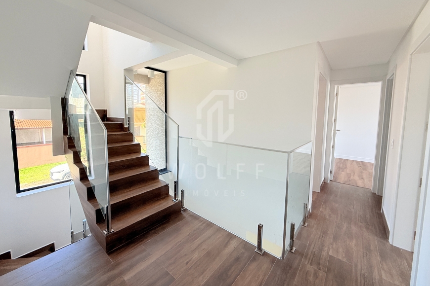 JD1776 - Sobrado Triplex com Espaço Gourmet e Hidromassagem