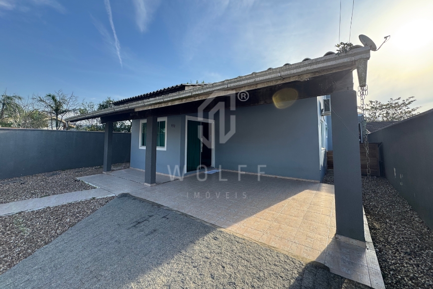 JD1784 - Casa com Piscina Aquecida no Centro