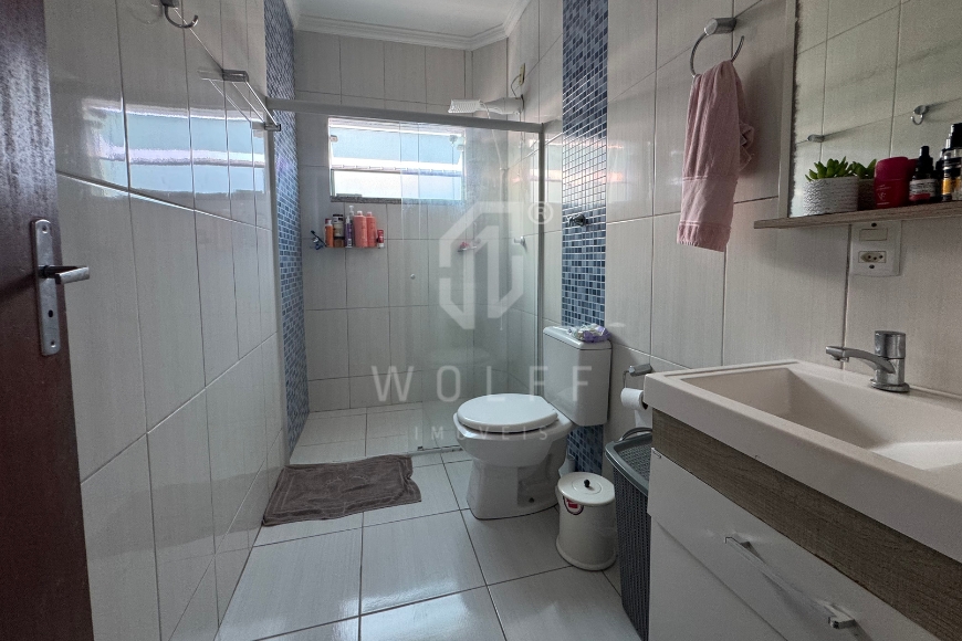 JD1784 - Casa com Piscina Aquecida no Centro