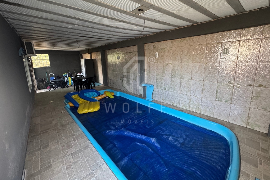 JD1784 - Casa com Piscina Aquecida no Centro