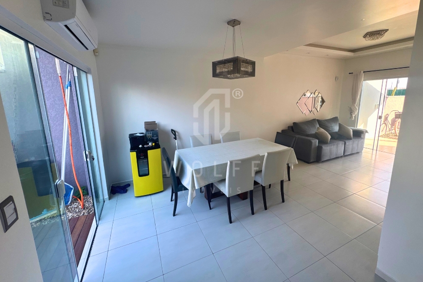 JD1785 - Sobrado com piscina a 120 metros da Praia no Tabuleiro