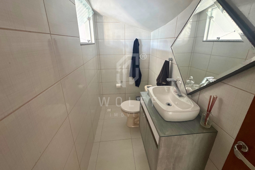 JD1785 - Sobrado com piscina a 120 metros da Praia no Tabuleiro
