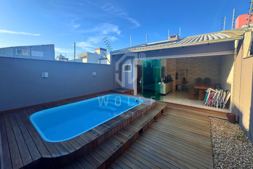 JD1785 - Sobrado com piscina a 120 metros da Praia no Tabuleiro