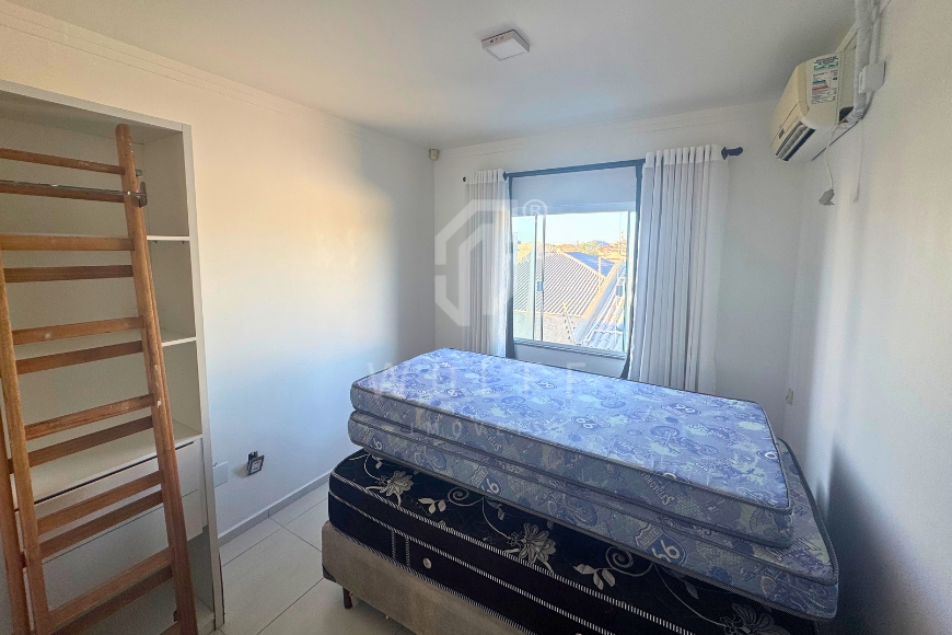 JD1785 - Sobrado com piscina a 120 metros da Praia no Tabuleiro