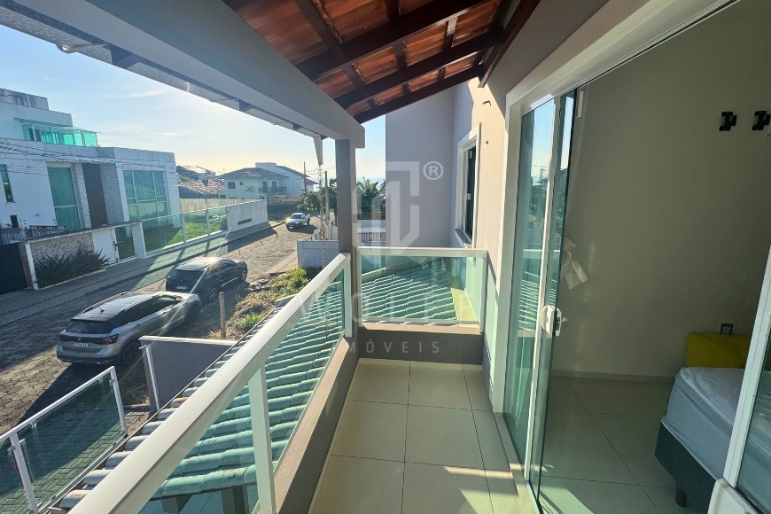 JD1785 - Sobrado com piscina a 120 metros da Praia no Tabuleiro