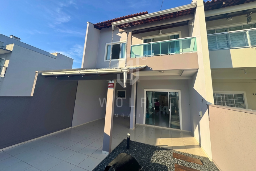 JD1785 - Sobrado com piscina a 120 metros da Praia no Tabuleiro