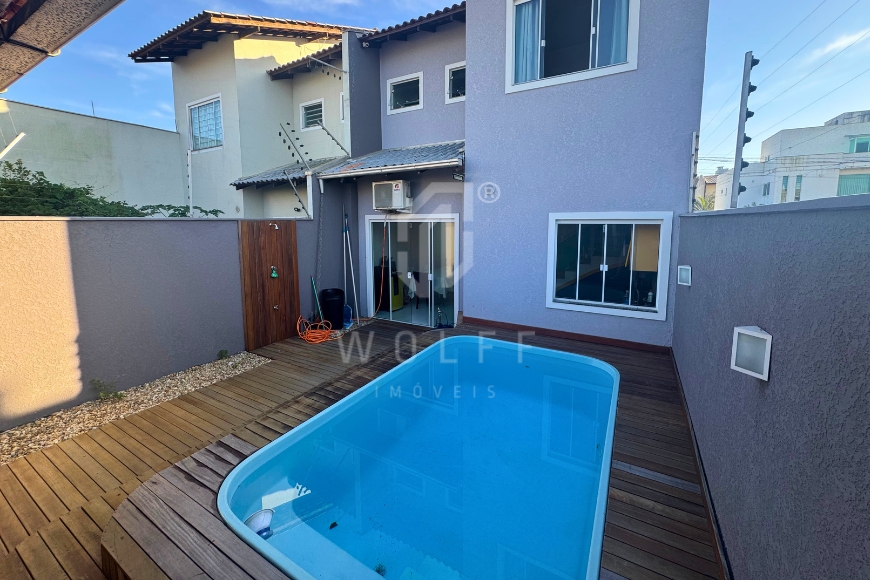 JD1785 - Sobrado com piscina a 120 metros da Praia no Tabuleiro