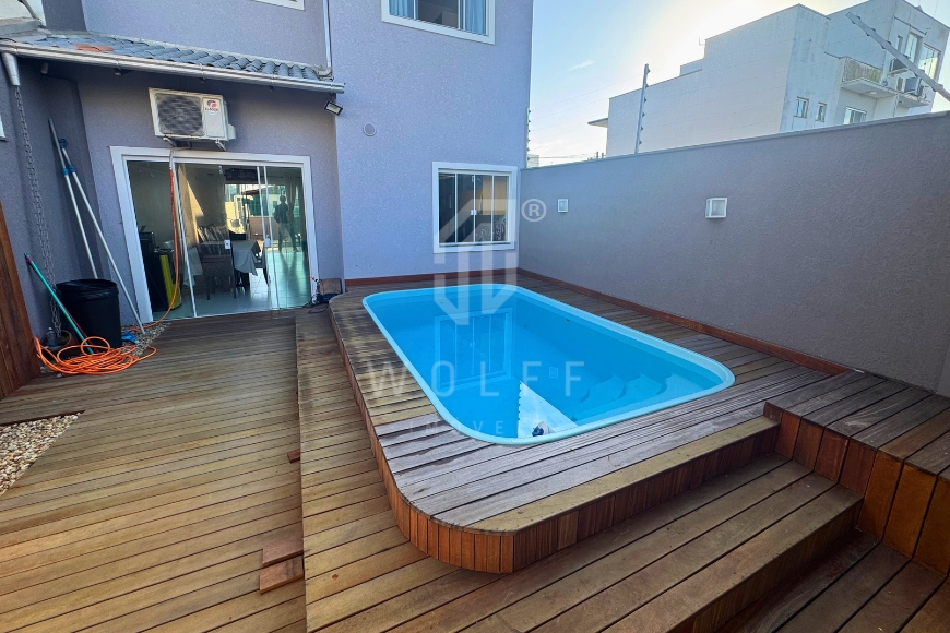 JD1785 - Sobrado com piscina a 120 metros da Praia no Tabuleiro