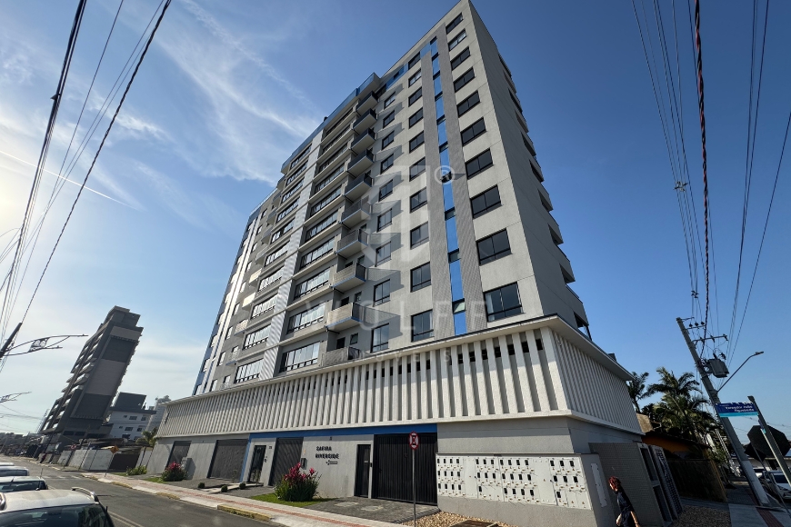 JD1789 - Apartamento com 1 suíte + 2 dormitórios no Centro