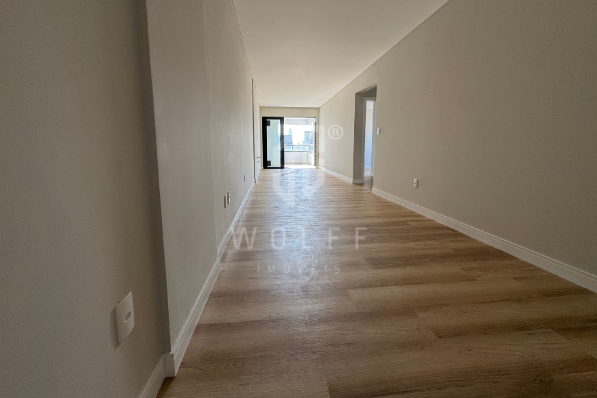 JD1789 - Apartamento com 1 suíte + 2 dormitórios no Centro