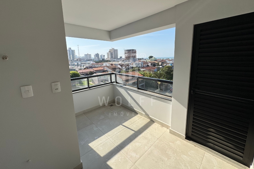 JD1789 - Apartamento com 1 suíte + 2 dormitórios no Centro