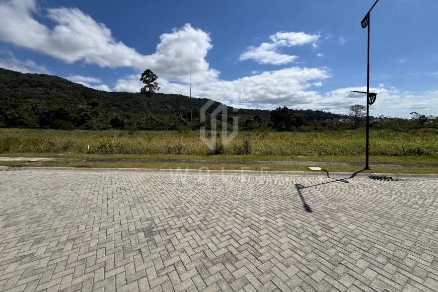 JD1798 - Lote em Condomínio Fechado com Lazer Completo