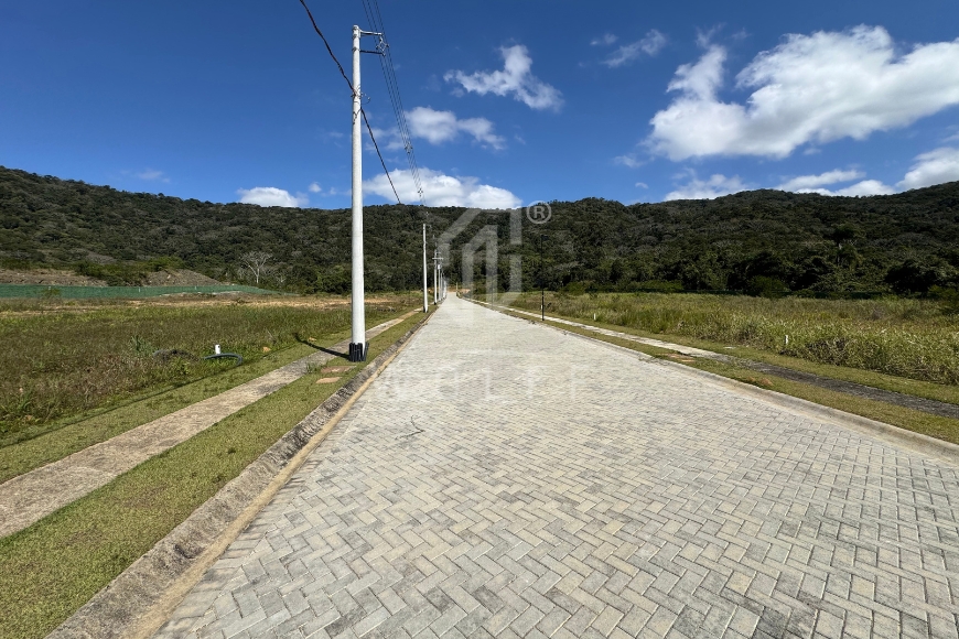 JD1798 - Lote em Condomínio Fechado com Lazer Completo
