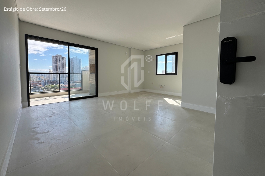 JD1801 - Apartamento em andar alto e 300 metros do Mar