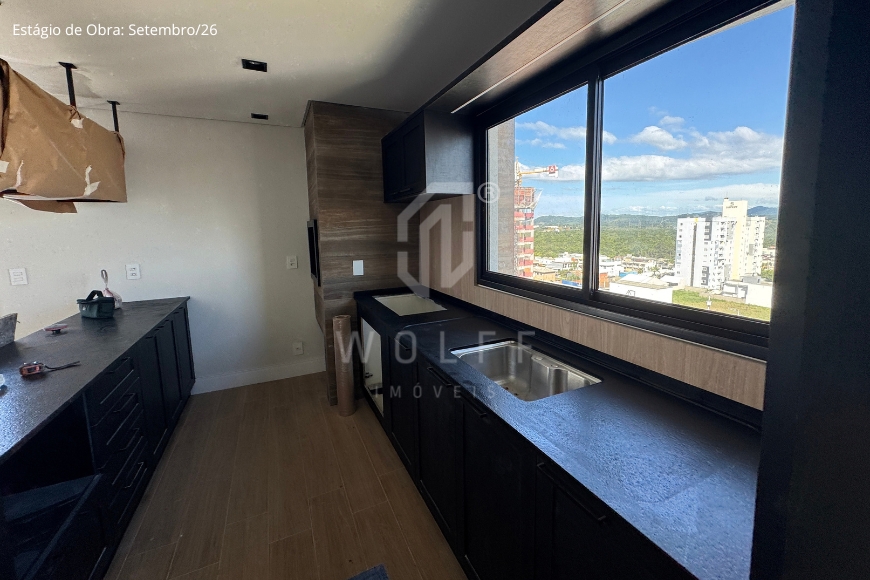 JD1801 - Apartamento em andar alto e 300 metros do Mar