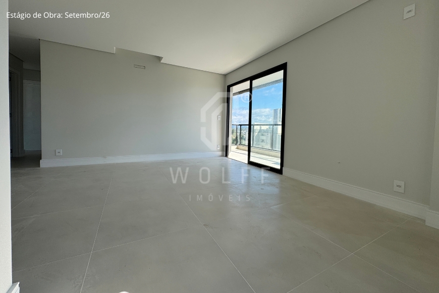 JD1801 - Apartamento em andar alto e 300 metros do Mar