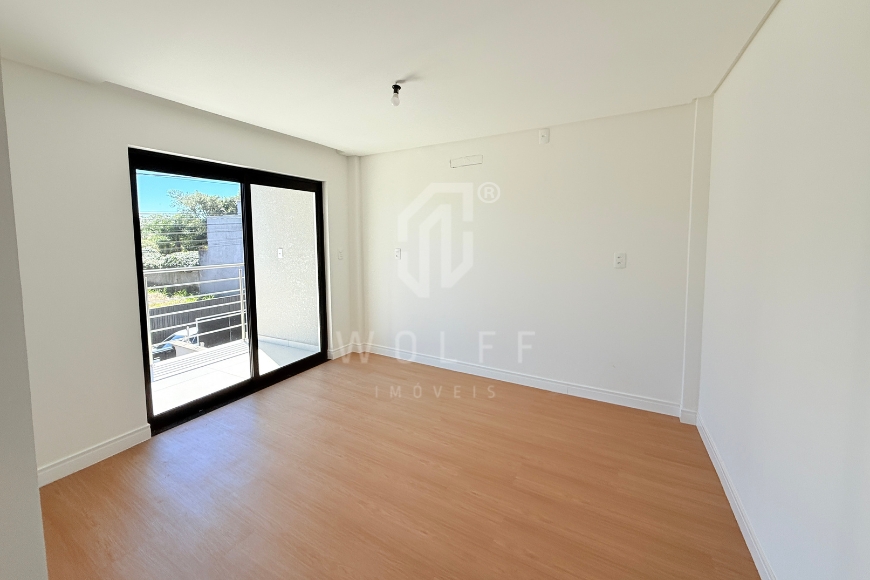 JD1804 - Sobrado com 3 suítes e espaço de fundos