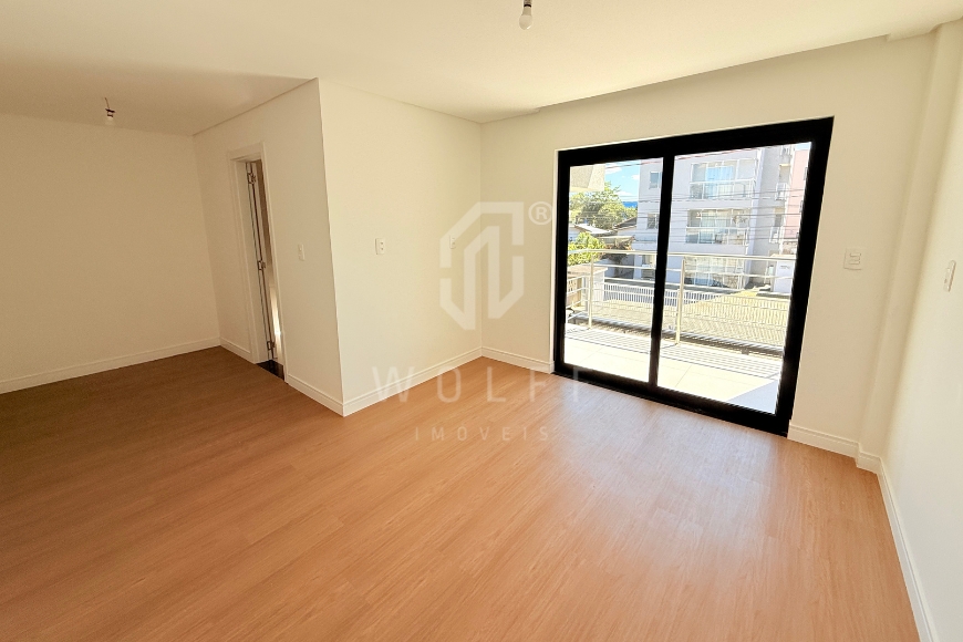 JD1804 - Sobrado com 3 suítes e espaço de fundos
