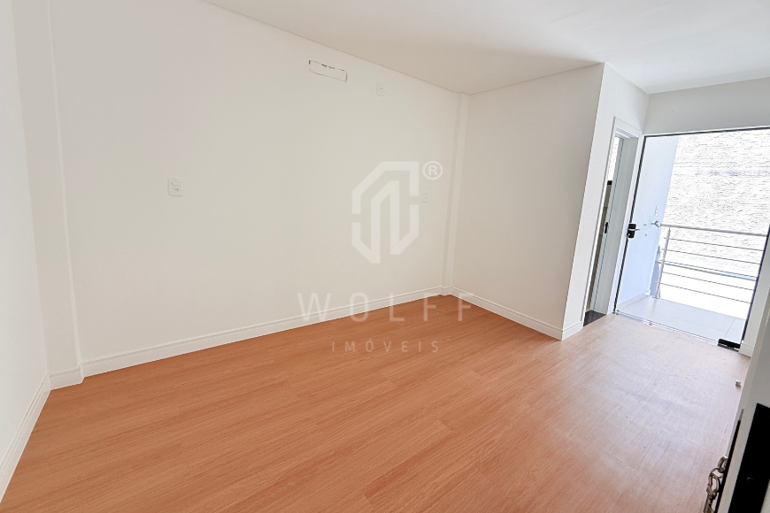 JD1804 - Sobrado com 3 suítes e espaço de fundos