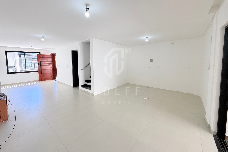 JD1804 - Sobrado com 3 suítes e espaço de fundos