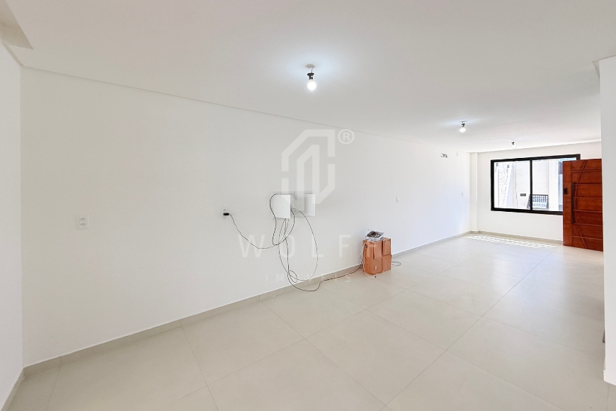 JD1804 - Sobrado com 3 suítes e espaço de fundos