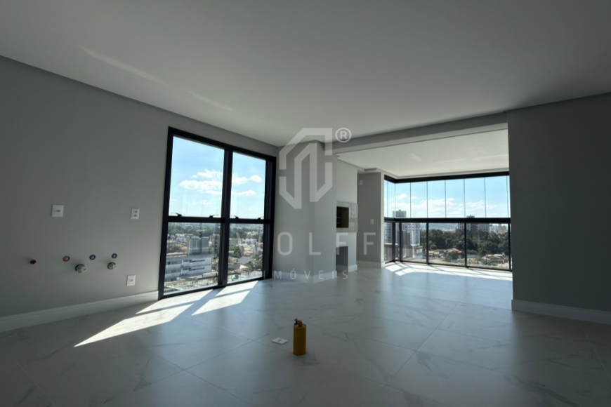 JD1808 -  Apartamento de 03 suítes a apenas 120m da Praia