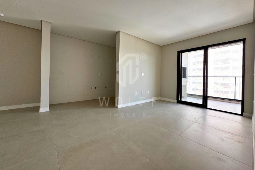 JD1816 - Apartamento com Ampla Sacada  e Próximo do Mar 