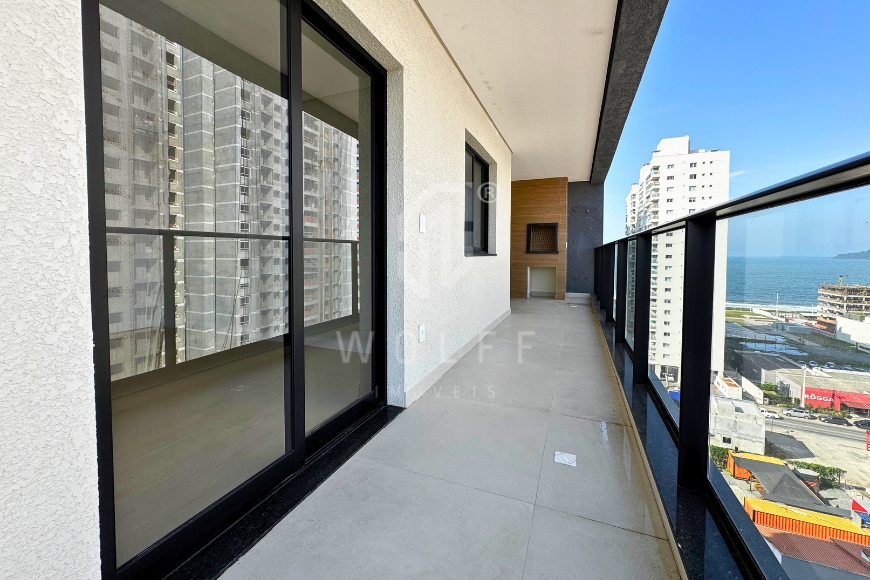 JD1816 - Apartamento com Ampla Sacada  e Próximo do Mar 