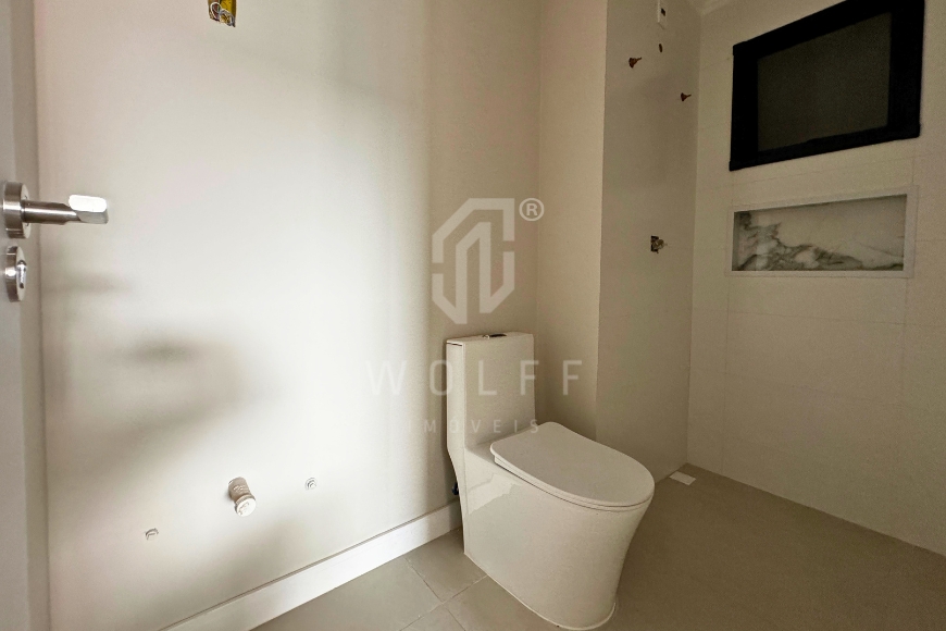 JD1816 - Apartamento com Ampla Sacada  e Próximo do Mar 