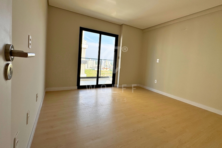 JD1816 - Apartamento com Ampla Sacada  e Próximo do Mar 