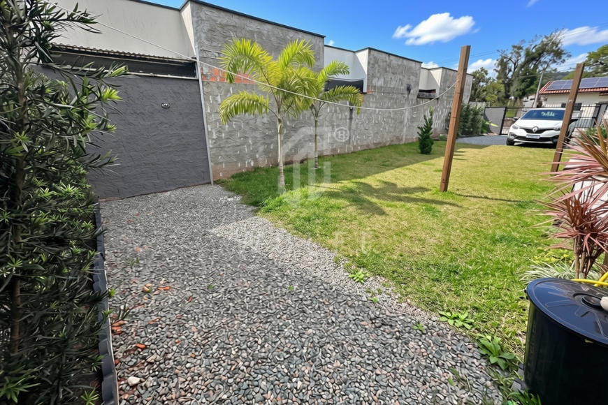 JD1818 - Casa Individual com Amplo Espaço de Terreno em Itajuba