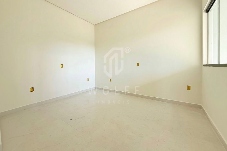 JD1819 - Casa de esquina com Piscina em Itajuba 