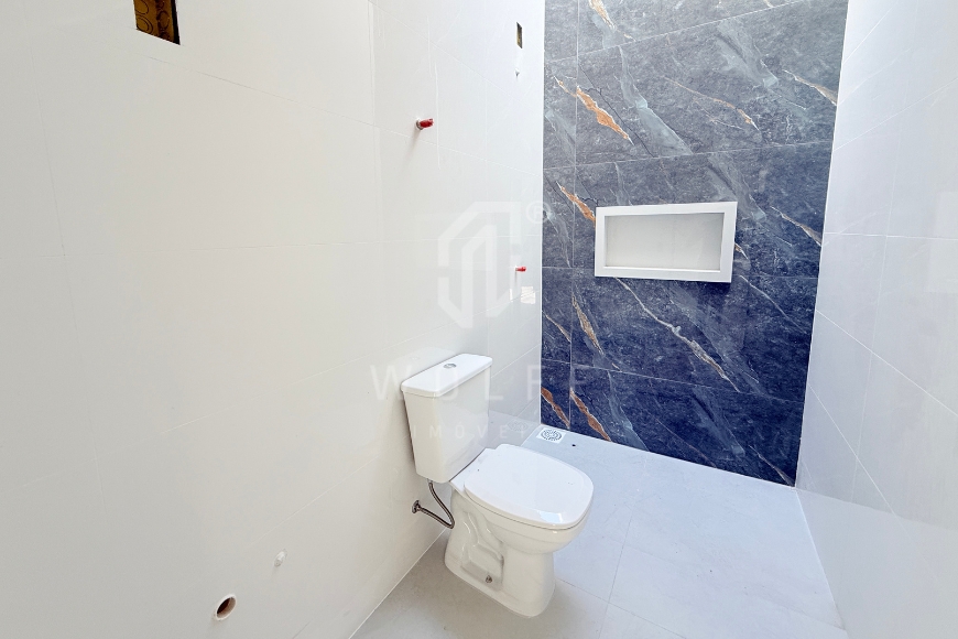 JD1819 - Casa de esquina com Piscina em Itajuba 