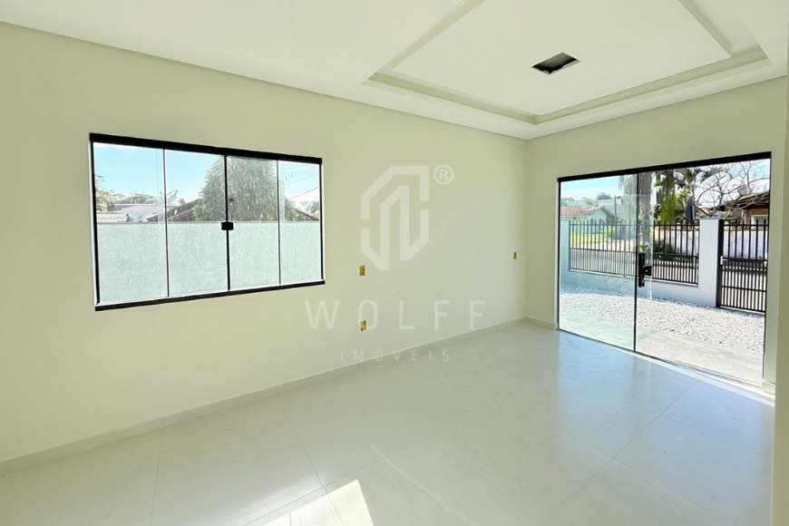 JD1819 - Casa de esquina com Piscina em Itajuba 