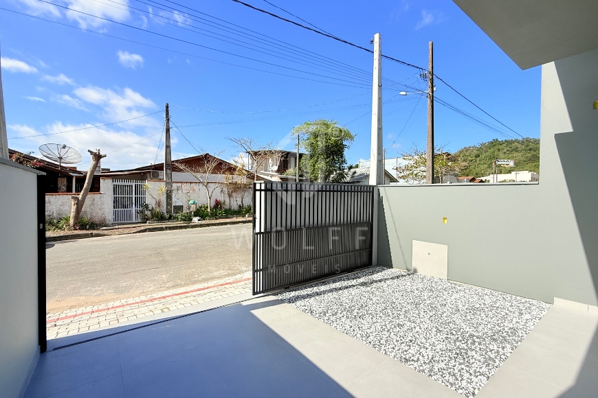 JD1820 - Casa Geminada com suíte em Itajuba