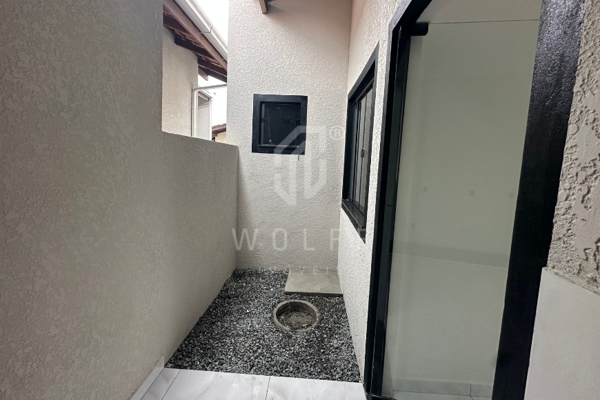 JD1821 - Casa Geminada com 01 suíte + 01 dormitório em Itajuba