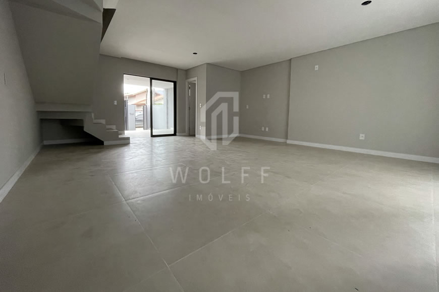 JD716 - Sobrado de Alto Padrão a 270 metros da Praia