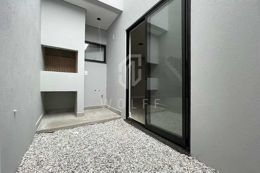 JD716 - Sobrado de Alto Padrão a 270 metros da Praia