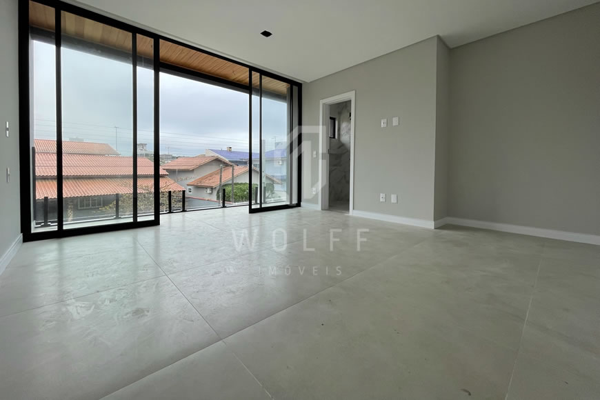 JD716 - Sobrado de Alto Padrão a 270 metros da Praia