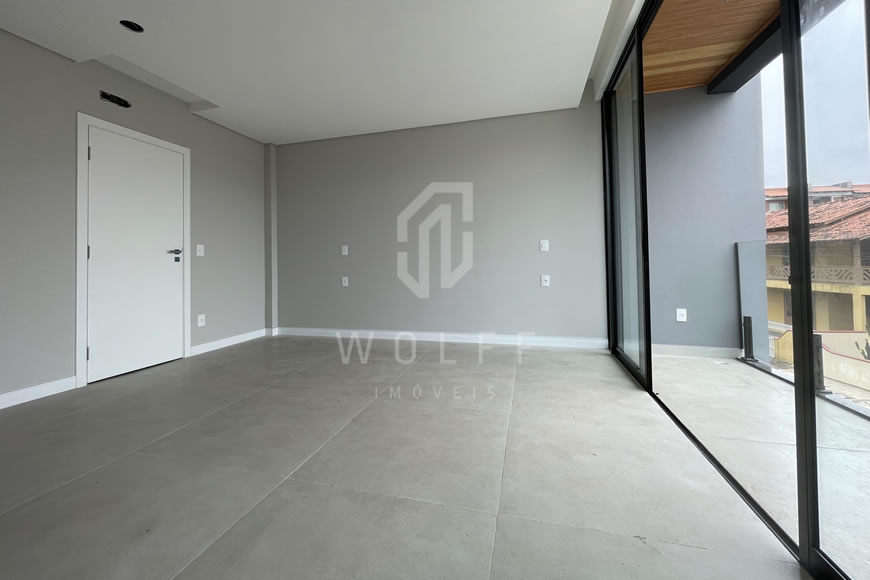 JD716 - Sobrado de Alto Padrão a 270 metros da Praia