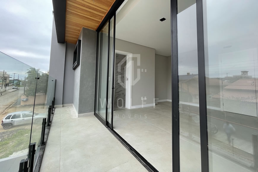 JD716 - Sobrado de Alto Padrão a 270 metros da Praia