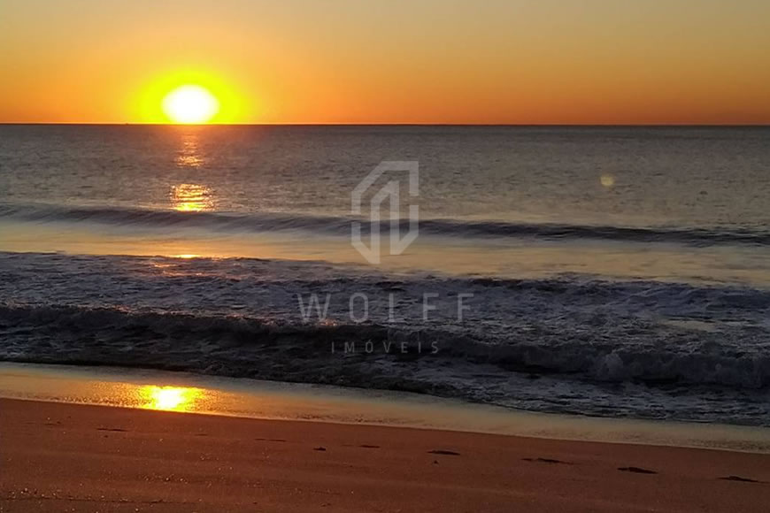 JD716 - Sobrado de Alto Padrão a 270 metros da Praia