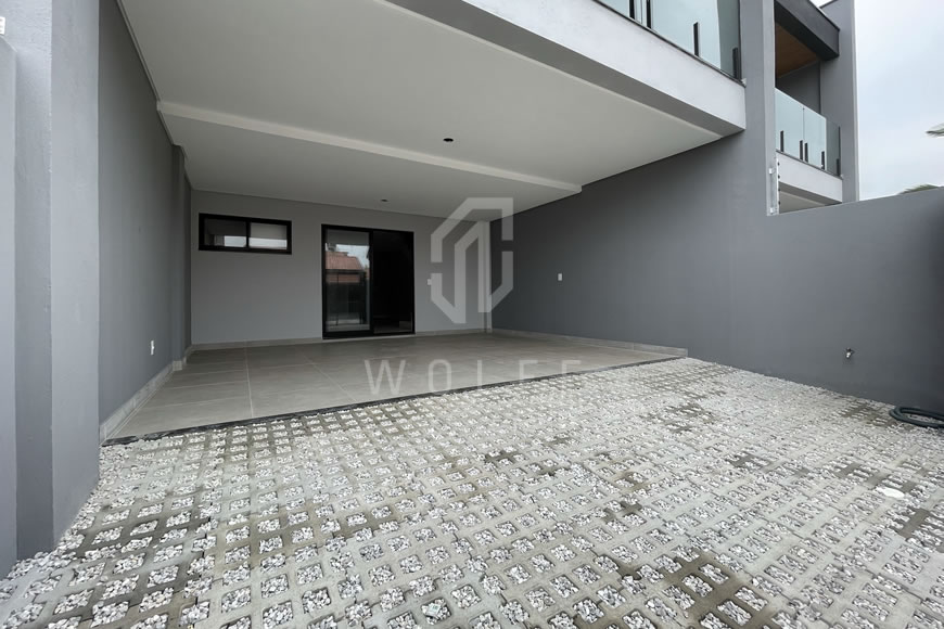 JD716 - Sobrado de Alto Padrão a 270 metros da Praia