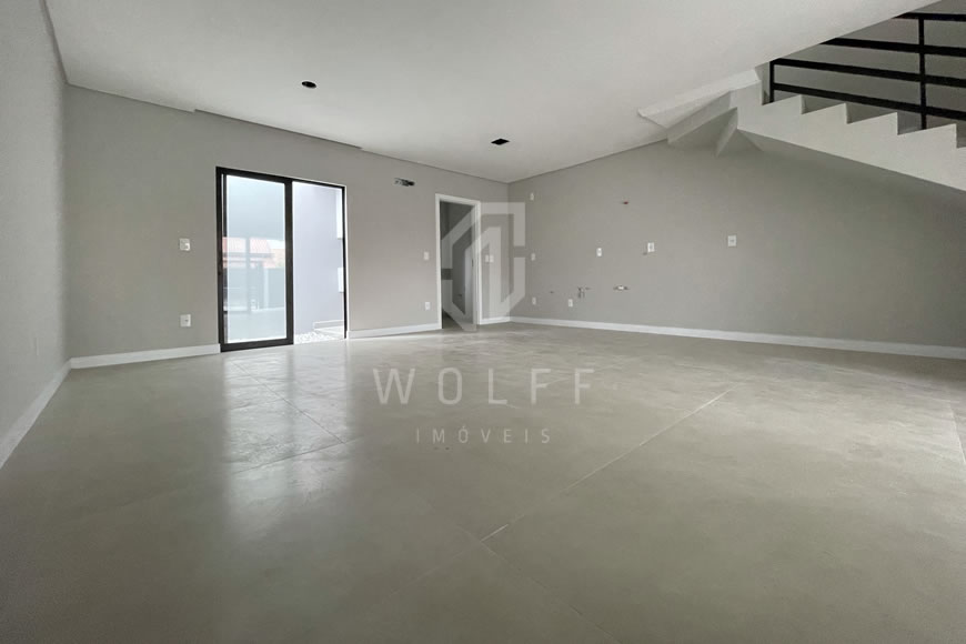 JD716 - Sobrado de Alto Padrão a 270 metros da Praia