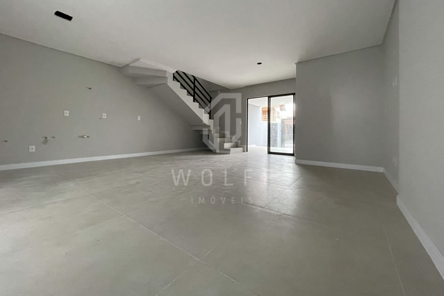 JD716 - Sobrado de Alto Padrão a 270 metros da Praia