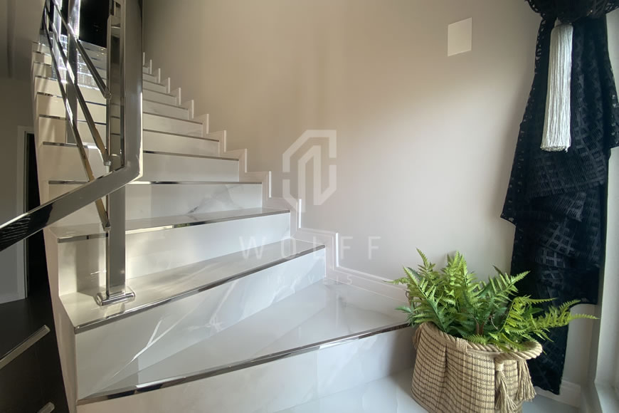 JD898 - Sobrado Mobiliado a apenas 400 metros da praia